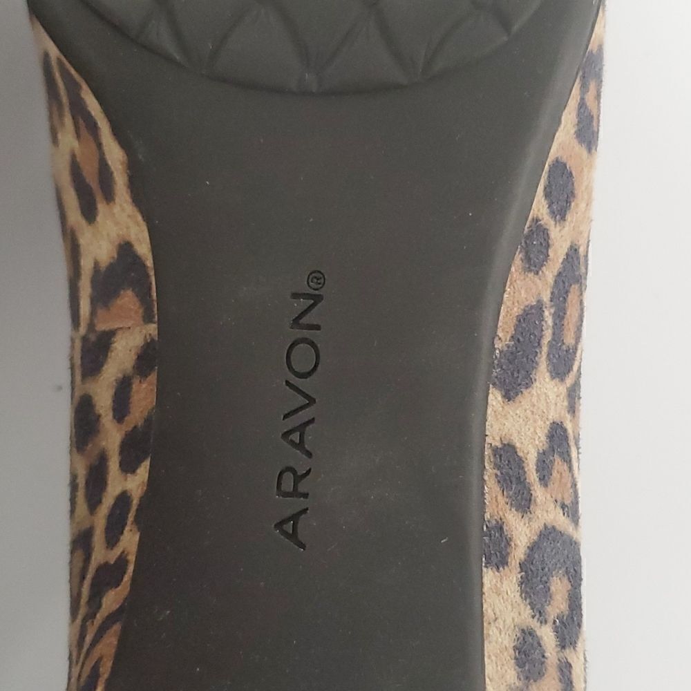 ARAVON Leopard Pumps - Size 8‎ - Picture 8 of 11